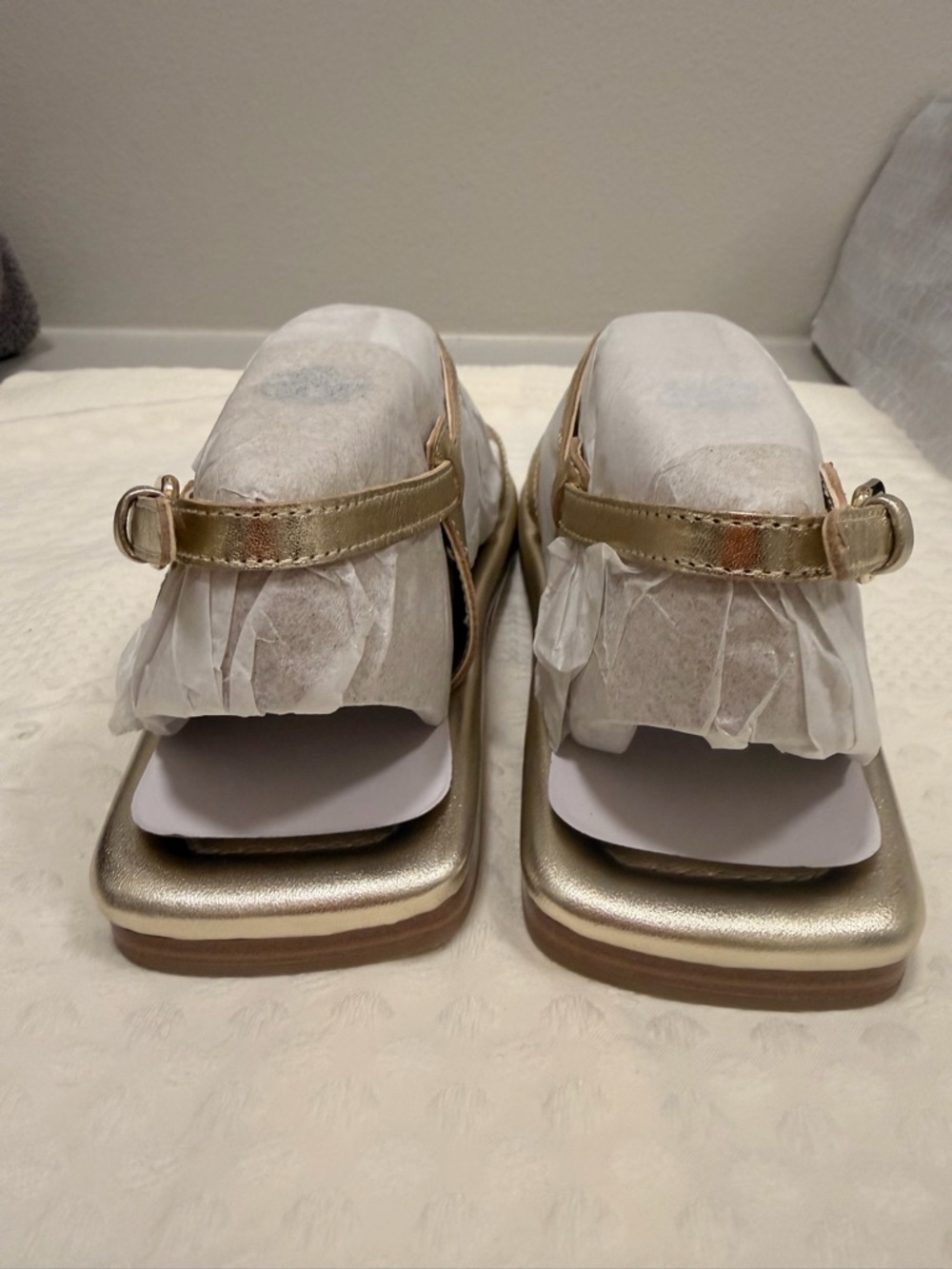 Marc Fisher Metallic Gold Strappy Sandals - NWOB - Picture 6 of 9